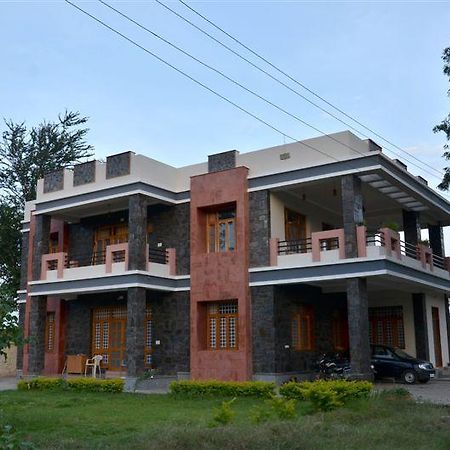 The Royale Country Retreat Bed & Breakfast Udaipur Bagian luar foto