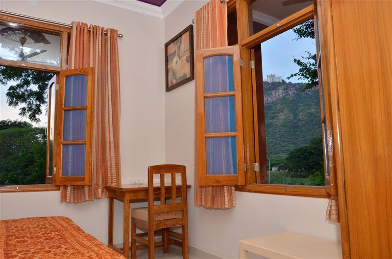 The Royale Country Retreat Bed & Breakfast Udaipur Bagian luar foto