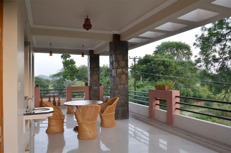 The Royale Country Retreat Bed & Breakfast Udaipur Bagian luar foto